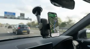 Windscreen suction cup fast wireless charging car mount adjusted to the ideal viewing angle for satellite navigation.